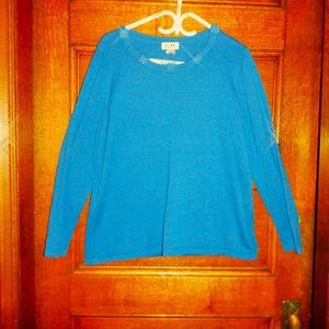 ~~~C.D.  PULLOVER ~~~ with 5 Tabs of Rhinestones